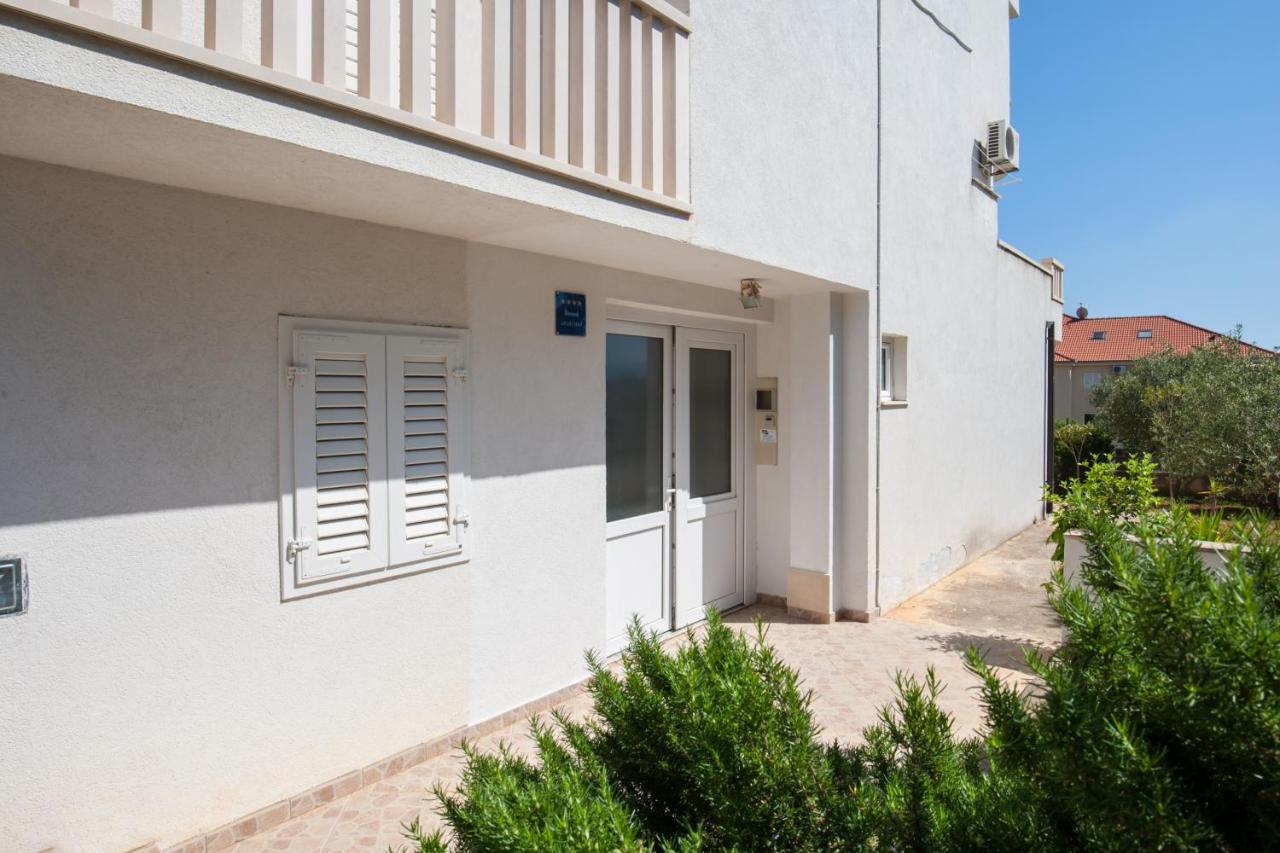 Mazuranic Apartments Bol Exterior foto